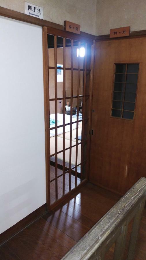 Walking Pilgrimage Hotel Tokiwa Ryokan Ozu  Bagian luar foto