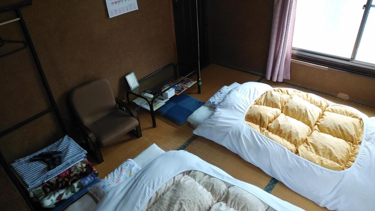 Walking Pilgrimage Hotel Tokiwa Ryokan Ozu  Bagian luar foto