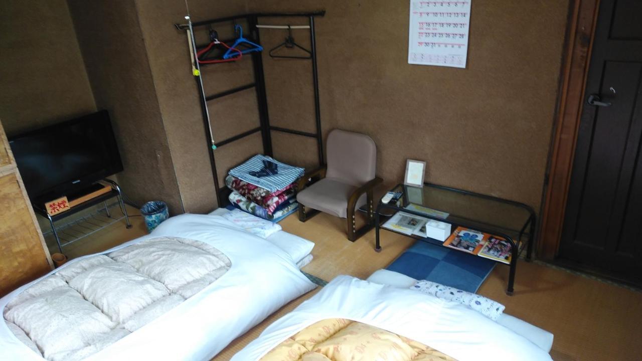 Walking Pilgrimage Hotel Tokiwa Ryokan Ozu  Bagian luar foto