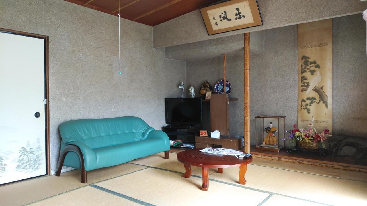 Walking Pilgrimage Hotel Tokiwa Ryokan Ozu  Bagian luar foto